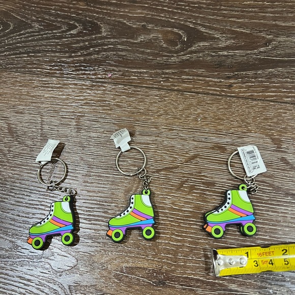 NWT 3 total roller skate keychains by fun express multi color - Picture 2 of 6